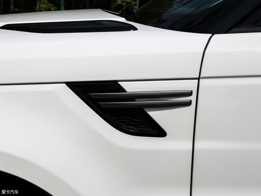 2017\ 3.0 V6 SC SE