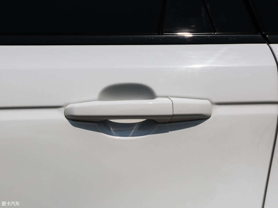 2017\ 3.0 V6 SC SE