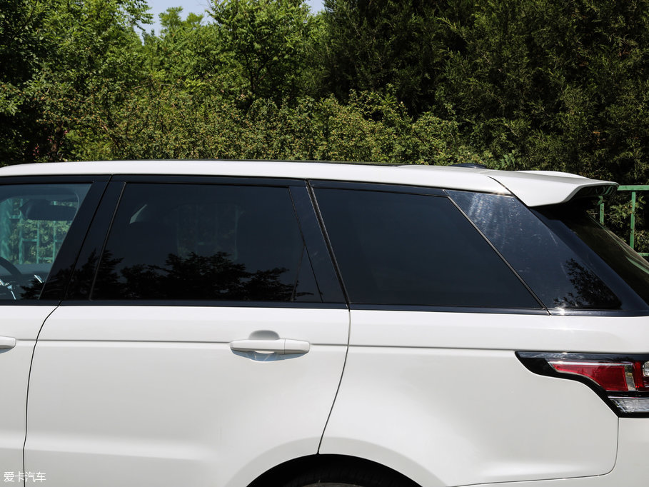 2017\ 3.0 V6 SC SE