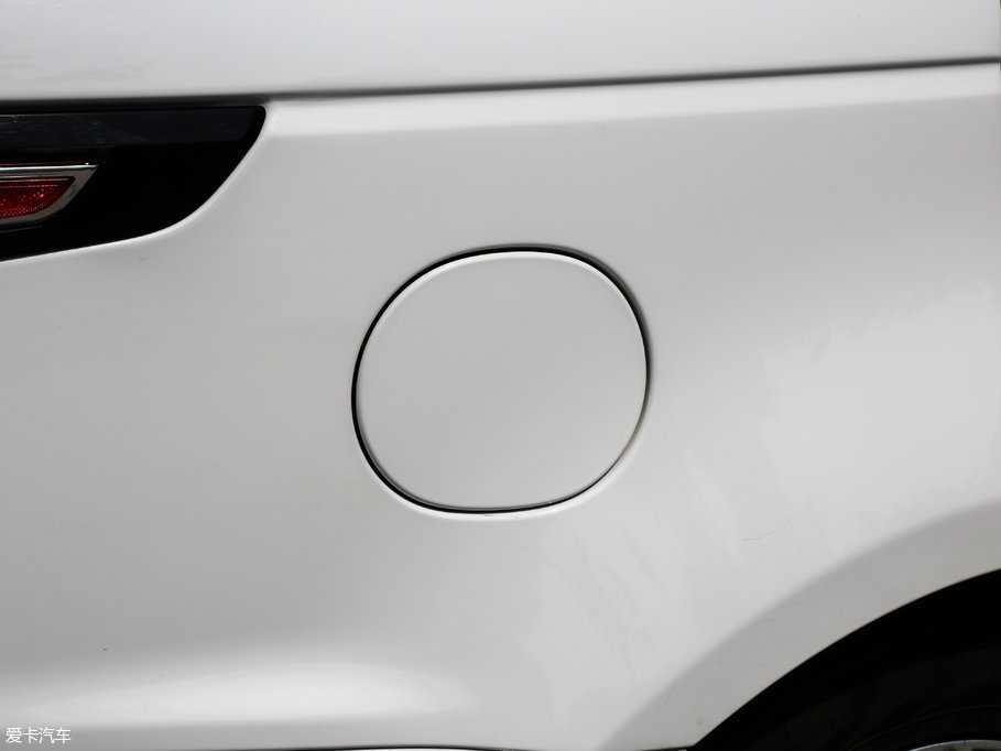 2017\ 3.0 V6 SC SE