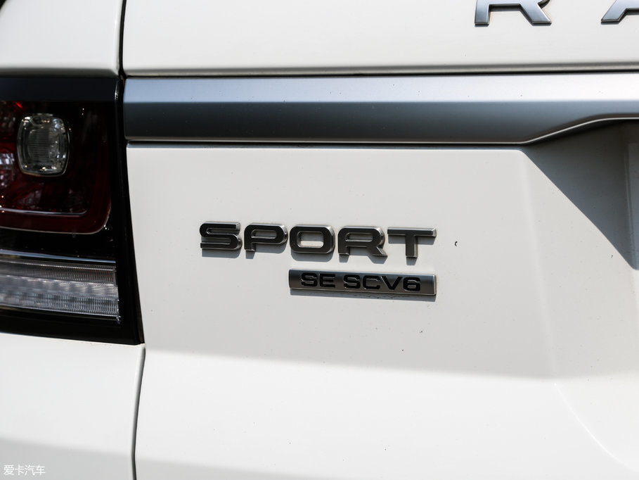 2017\ 3.0 V6 SC SE