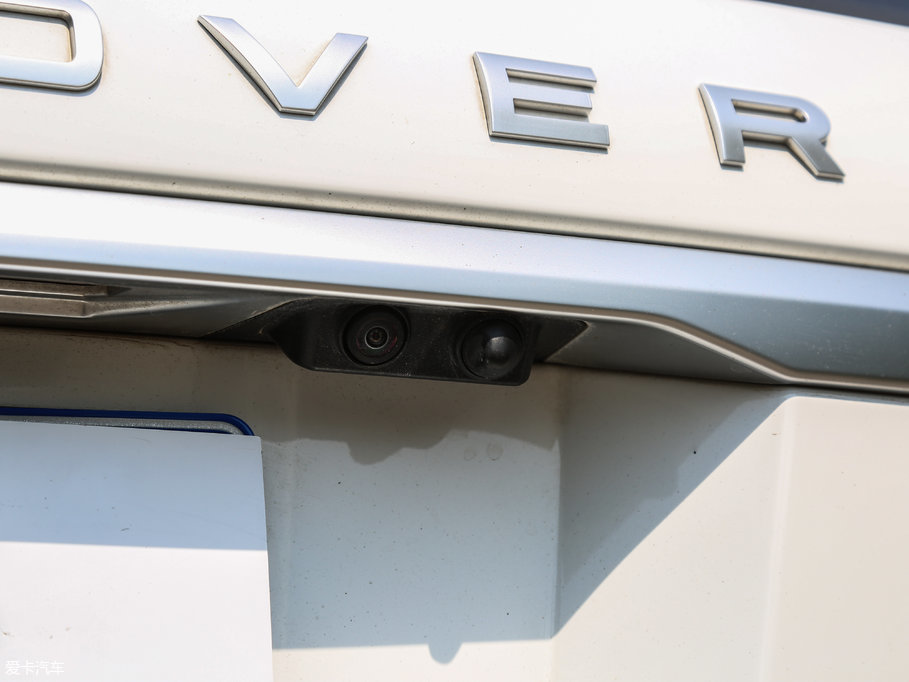 2017\ 3.0 V6 SC SE