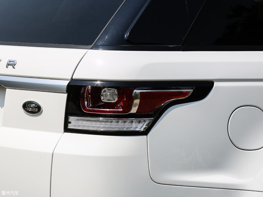 2017\ 3.0 V6 SC SE