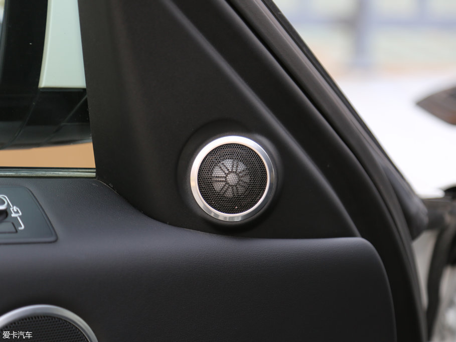 2017\ 3.0 V6 SC SE