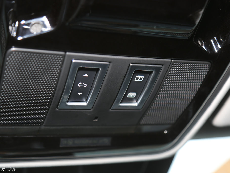 2017\ 3.0 V6 SC SE