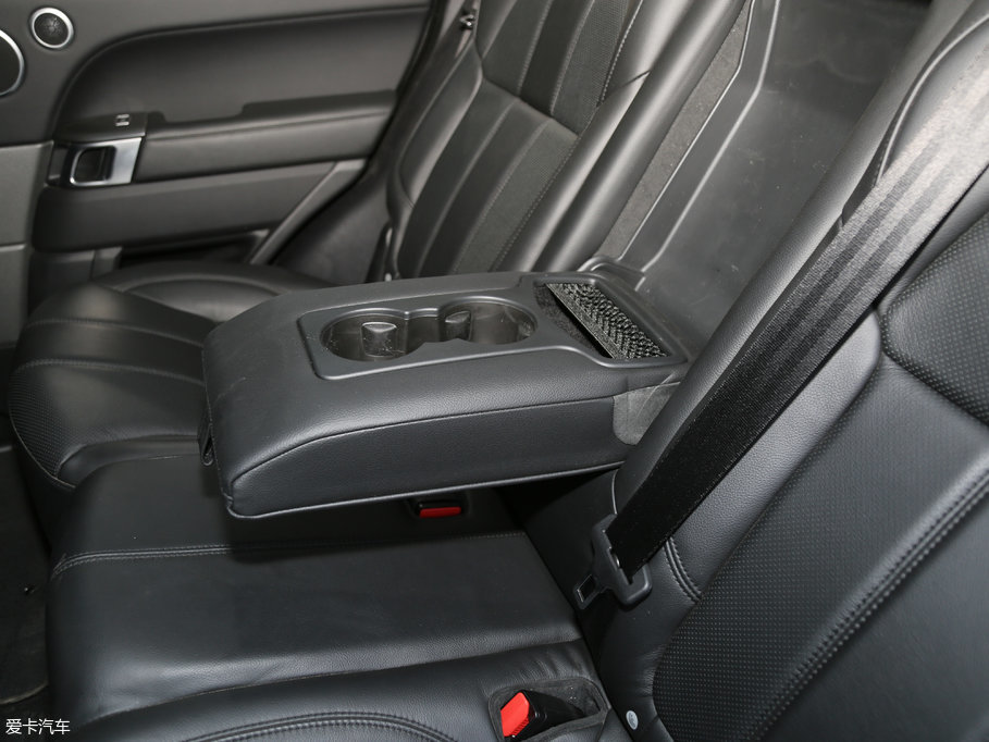 2017\ 3.0 V6 SC SE