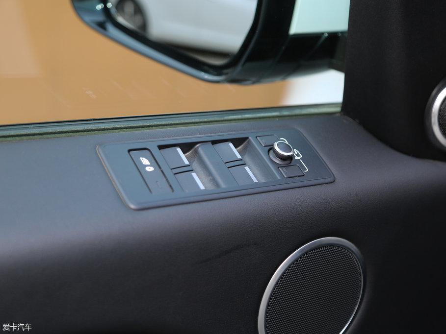 2017\(yn) 3.0 V6 SC SE