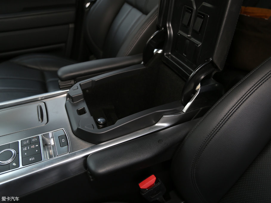 2017\ 3.0 V6 SC SE