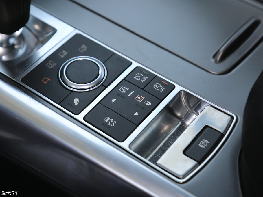 2017\ 3.0 V6 SC SE