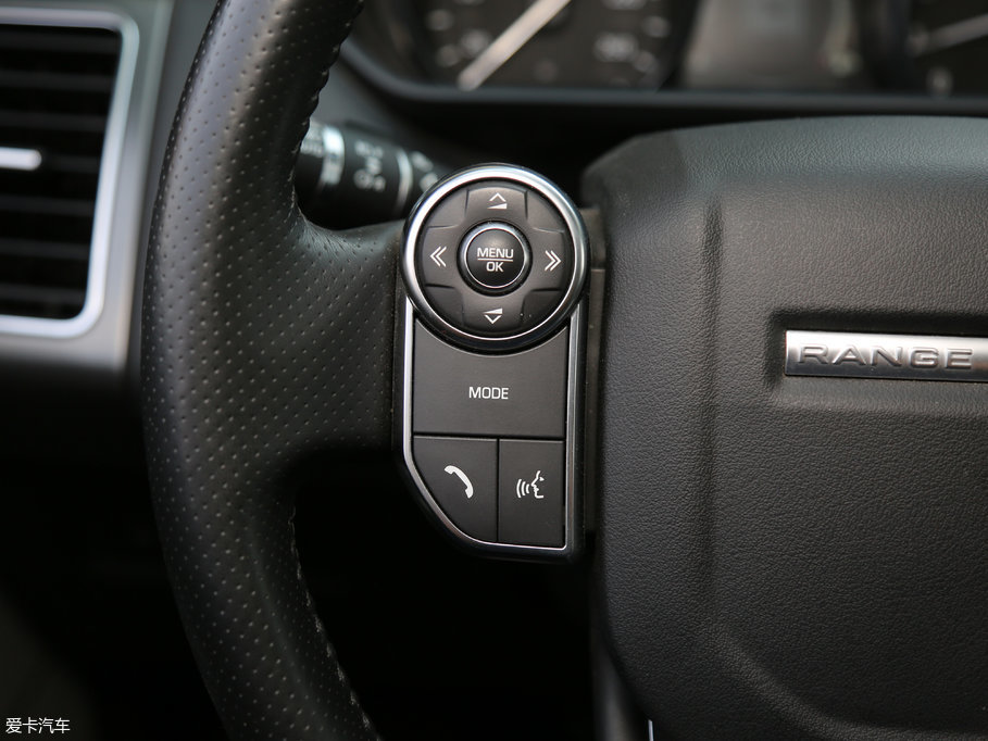 2017\ 3.0 V6 SC SE