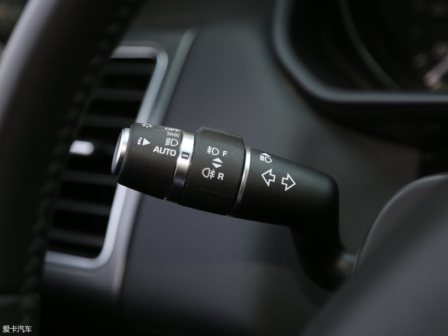 2017\ 3.0 V6 SC SE