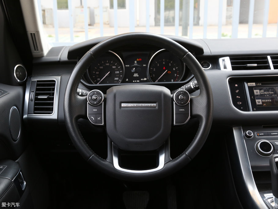 2017\ 3.0 V6 SC SE