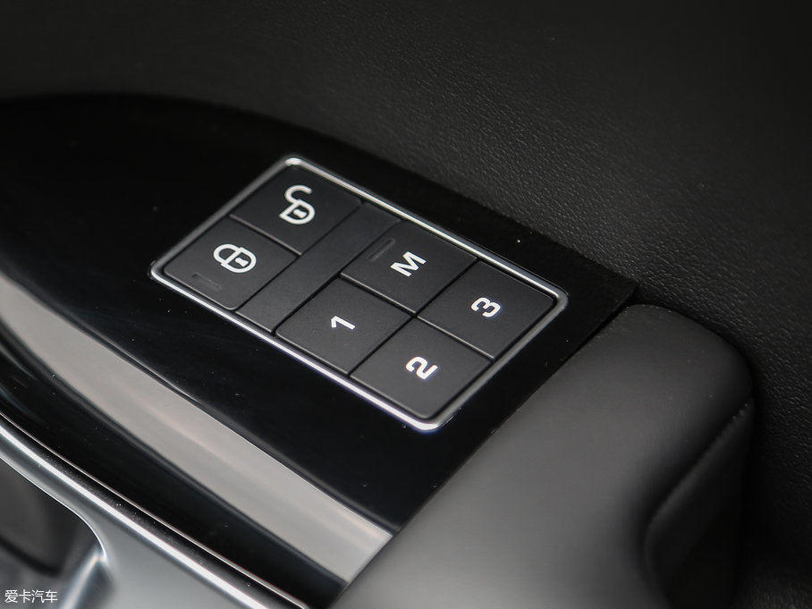 2017\(yn) 3.0 V6 SC HSE