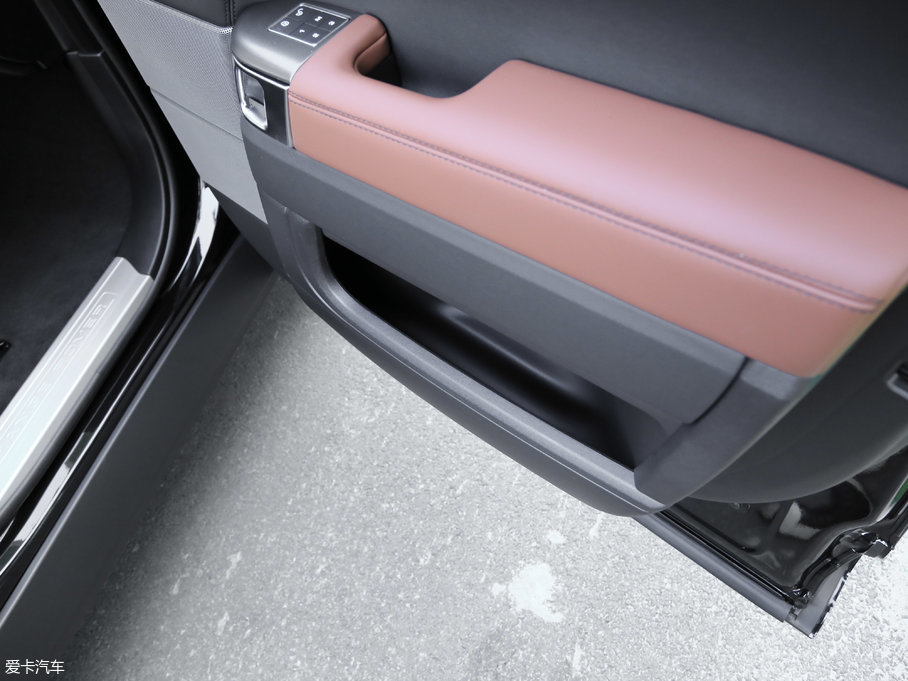 2017\(yn) 3.0 V6 SC HSE