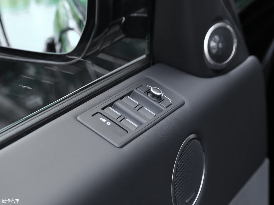 2017\(yn) 3.0 V6 SC HSE