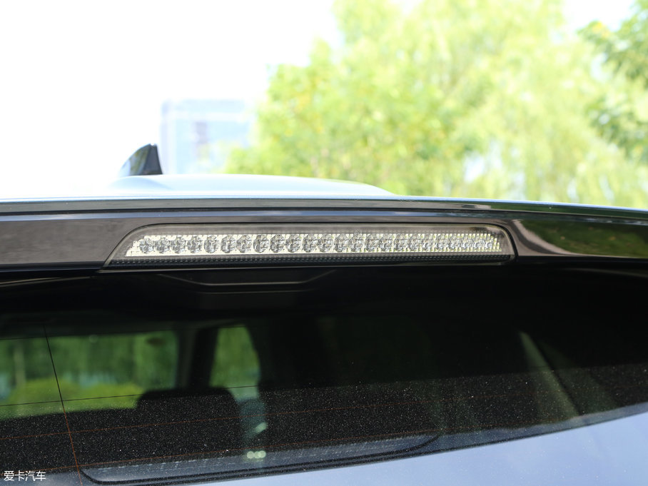 2017\ 3.0 V6 SC SE