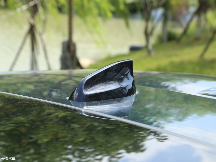 2017\ 3.0 V6 SC SE