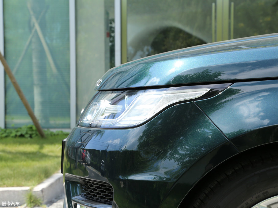 2017\ 3.0 V6 SC SE