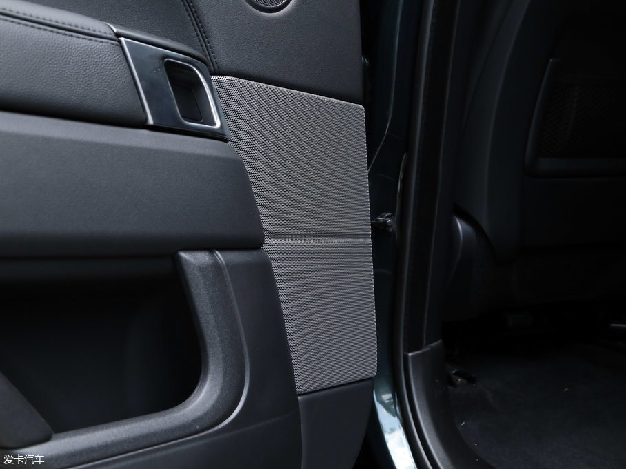 2017\ 3.0 V6 SC SE