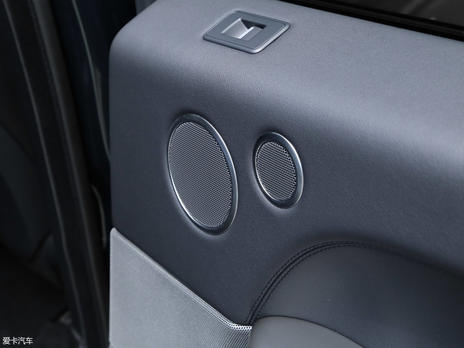 2017\ 3.0 V6 SC SE