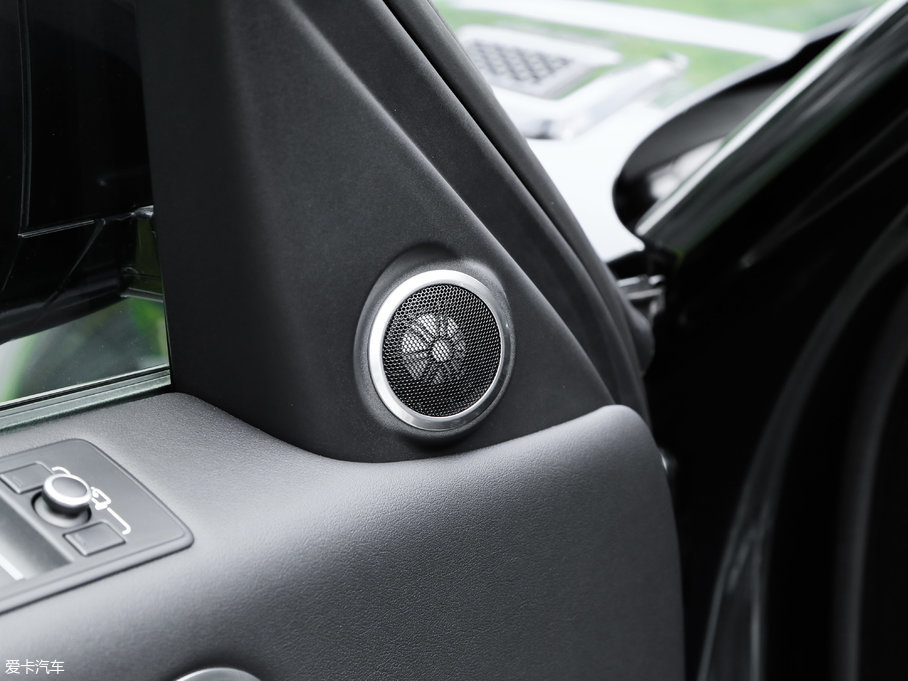 2017\ 3.0 V6 SC SE