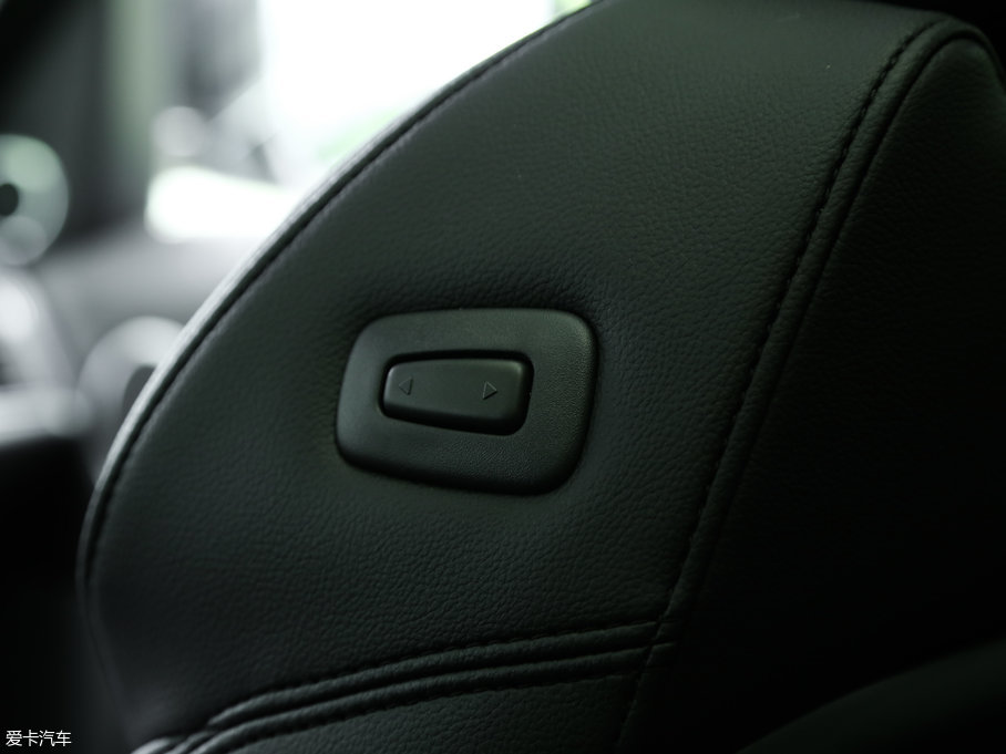 2017\ 3.0 V6 SC SE