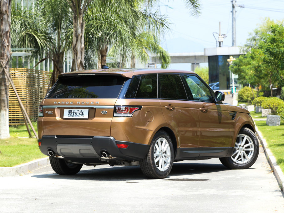 2017\ 3.0 V6 SC SE