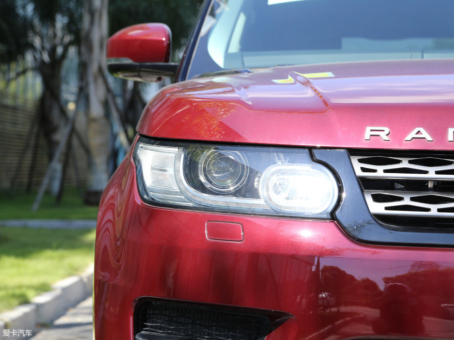 2017\ 3.0 V6 SC SE