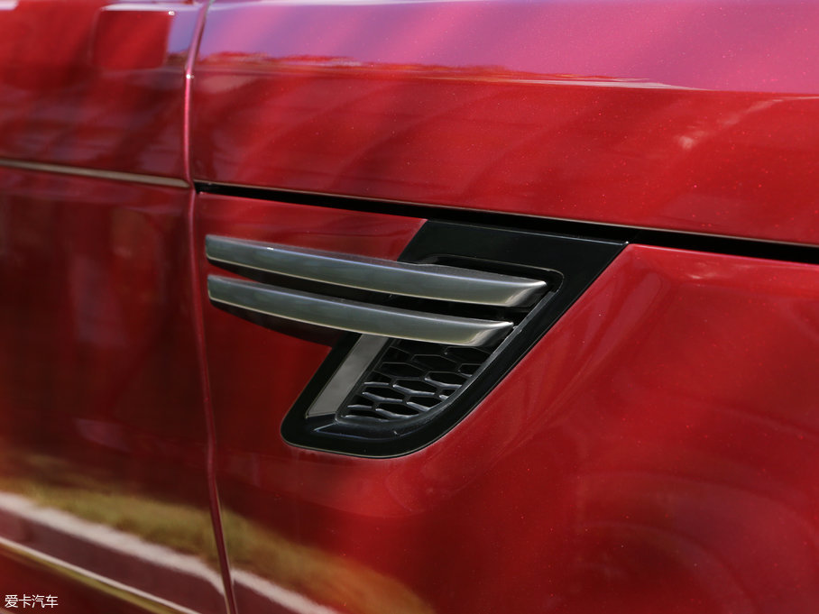 2017\ 3.0 V6 SC SE