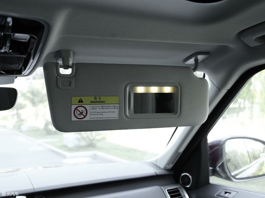 2017\ 3.0 V6 SC SE