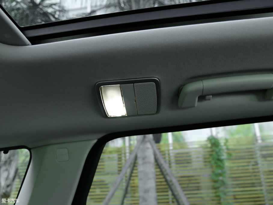 2017\ 3.0 V6 SC SE