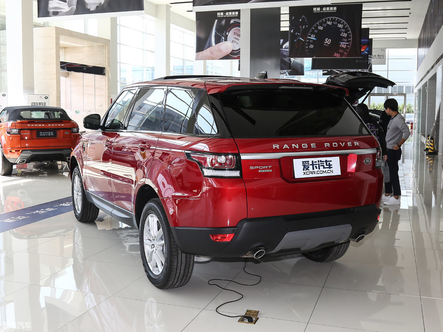 2017\ 3.0 V6 SC SE