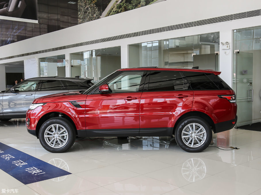 2017\ 3.0 V6 SC SE