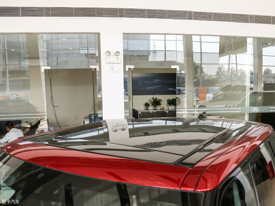 2017\ 3.0 V6 SC SE