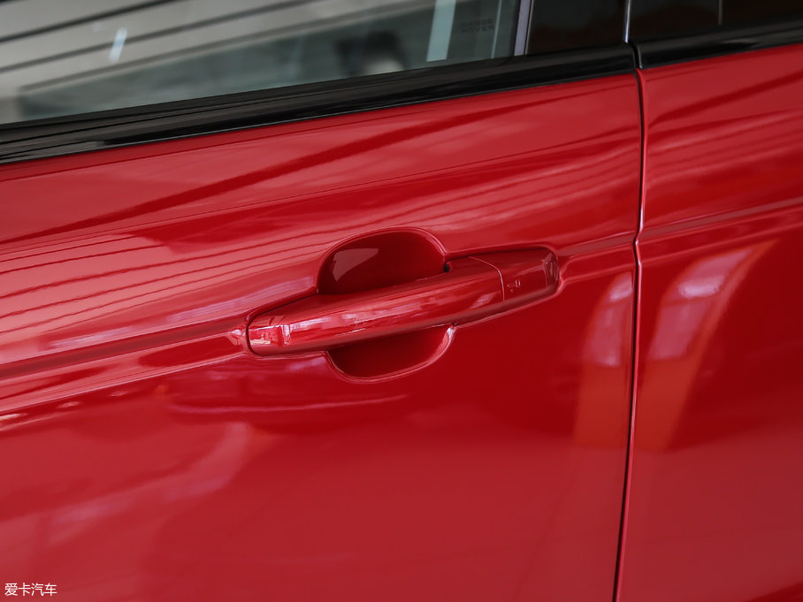 2017\ 3.0 V6 SC SE