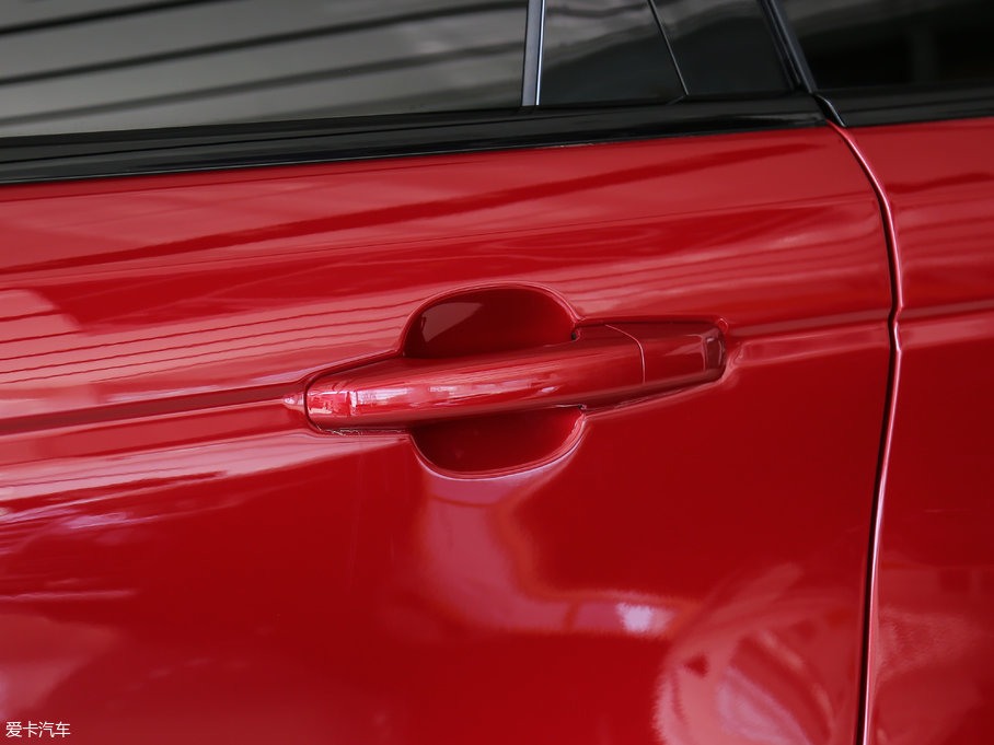 2017\ 3.0 V6 SC SE