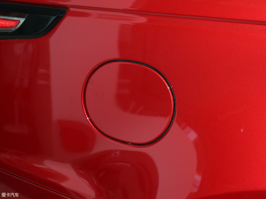 2017\ 3.0 V6 SC SE