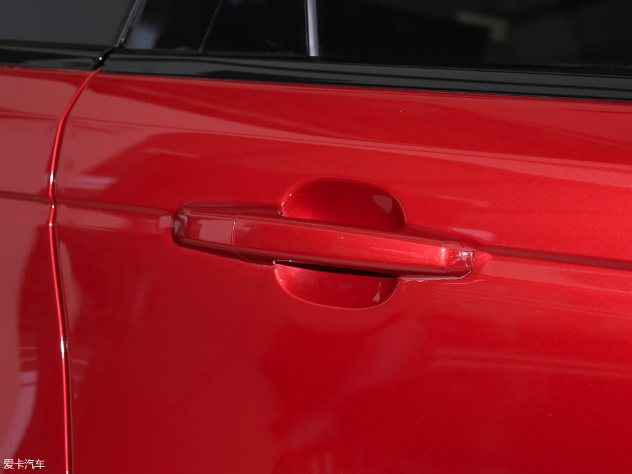 2017\ 3.0 V6 SC SE