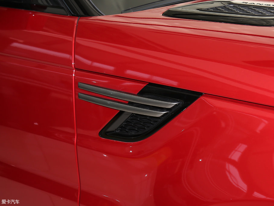 2017\ 3.0 V6 SC SE