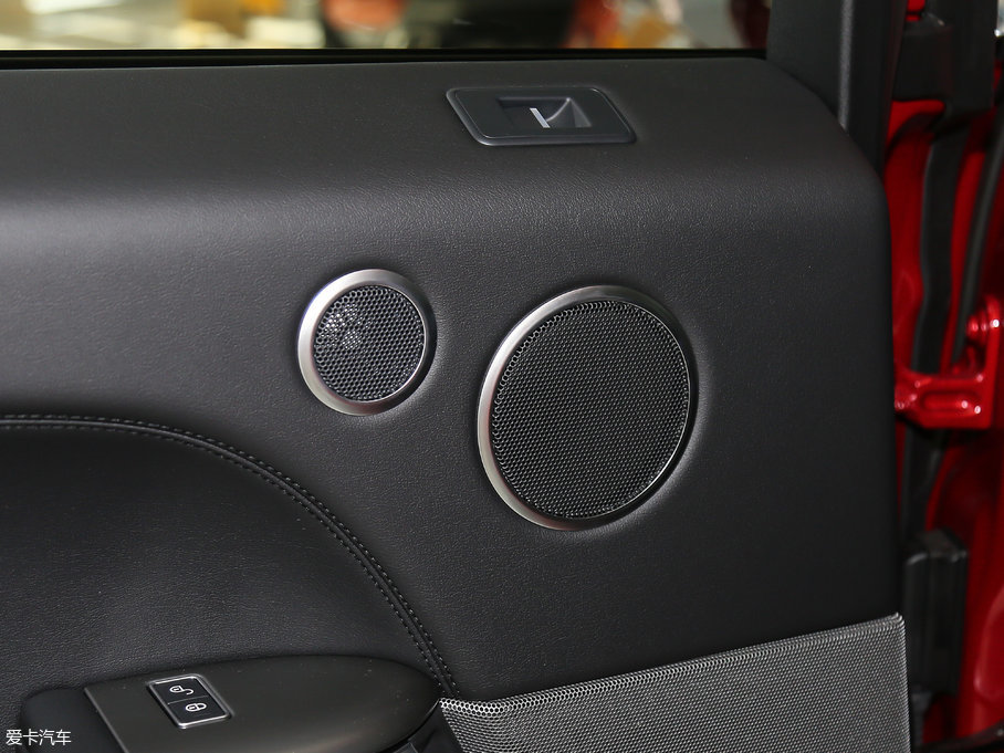 2017\ 3.0 V6 SC SE