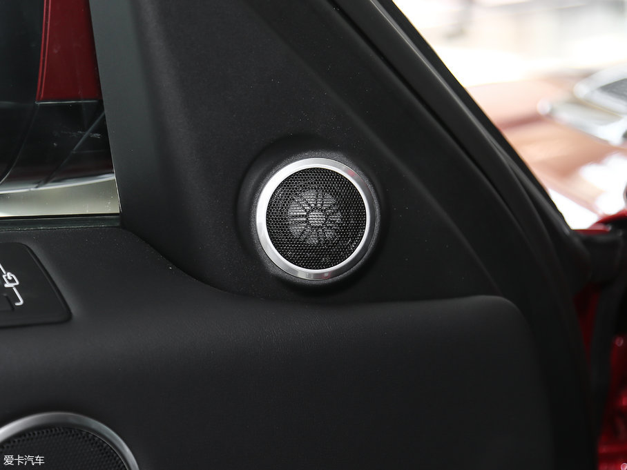 2017\ 3.0 V6 SC SE