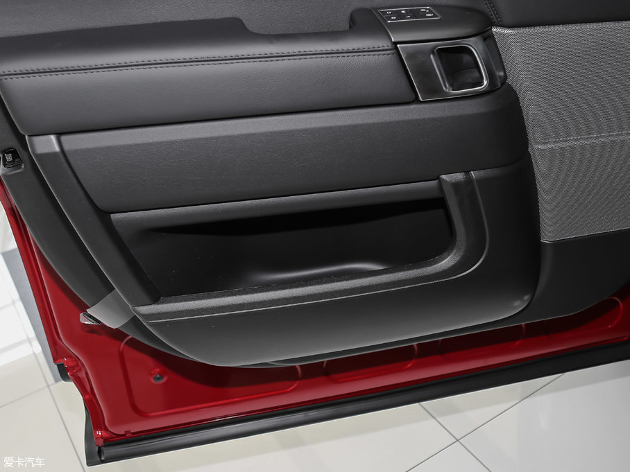 2017\ 3.0 V6 SC SE