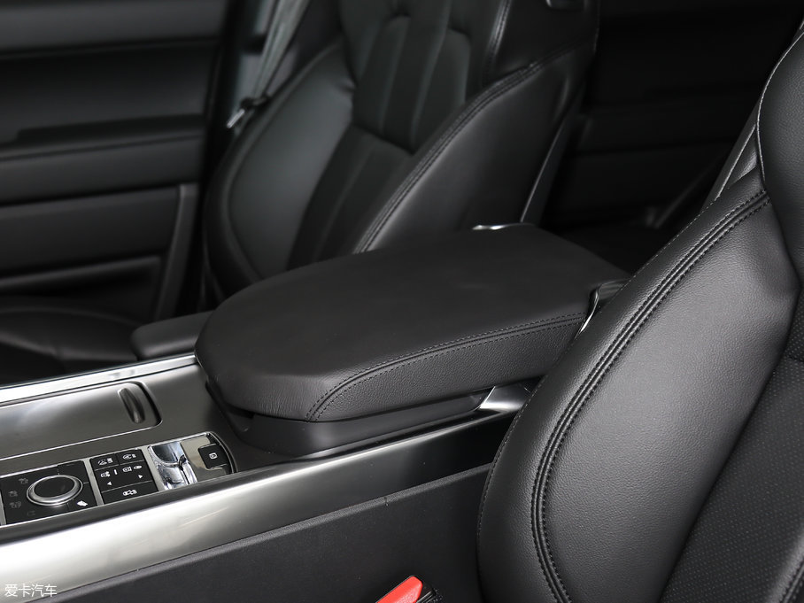 2017\ 3.0 V6 SC SE