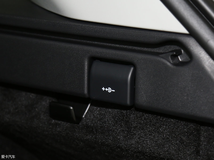 2017\(yn)(dng) 3.0 V6 SC SE