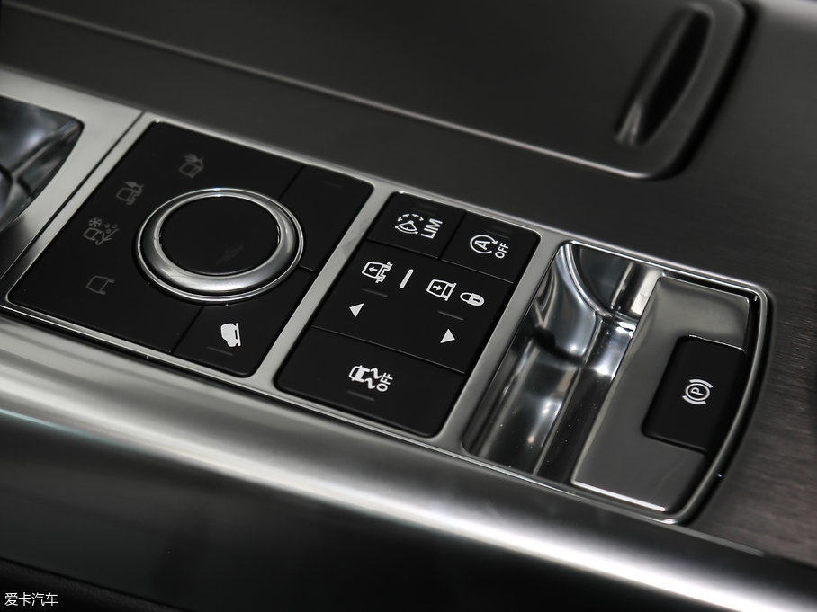 2017\ 3.0 V6 SC SE