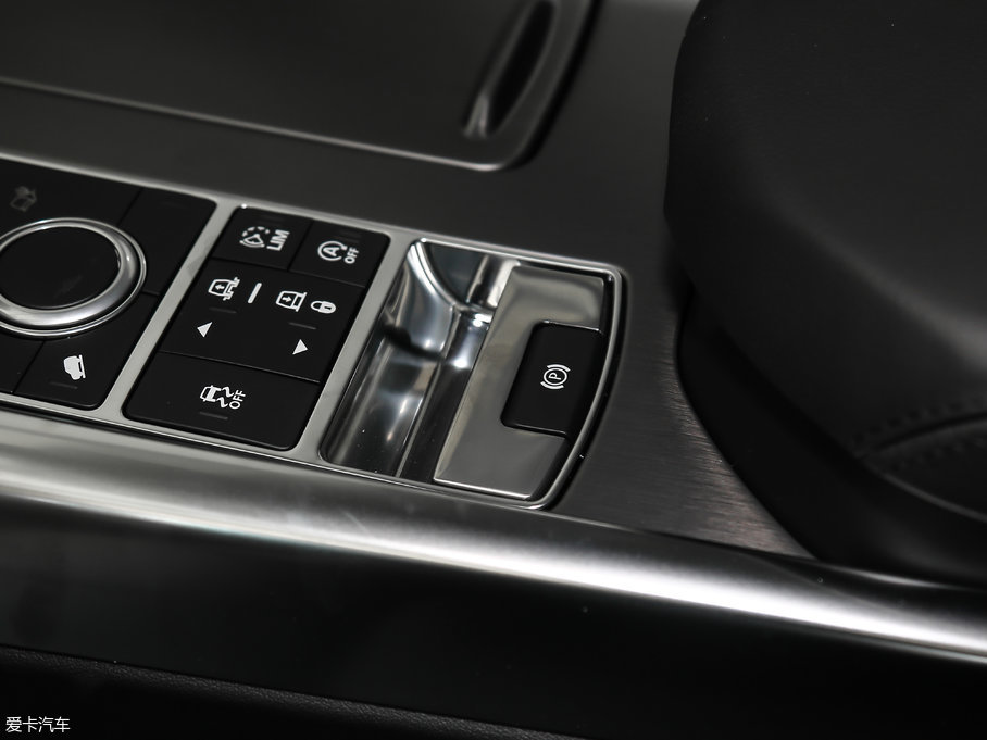 2017\ 3.0 V6 SC SE