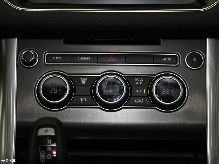 2017\ 3.0 V6 SC SE