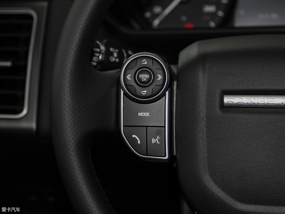 2017\ 3.0 V6 SC SE