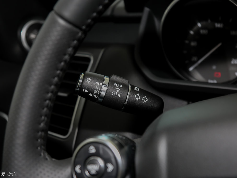 2017\ 3.0 V6 SC SE