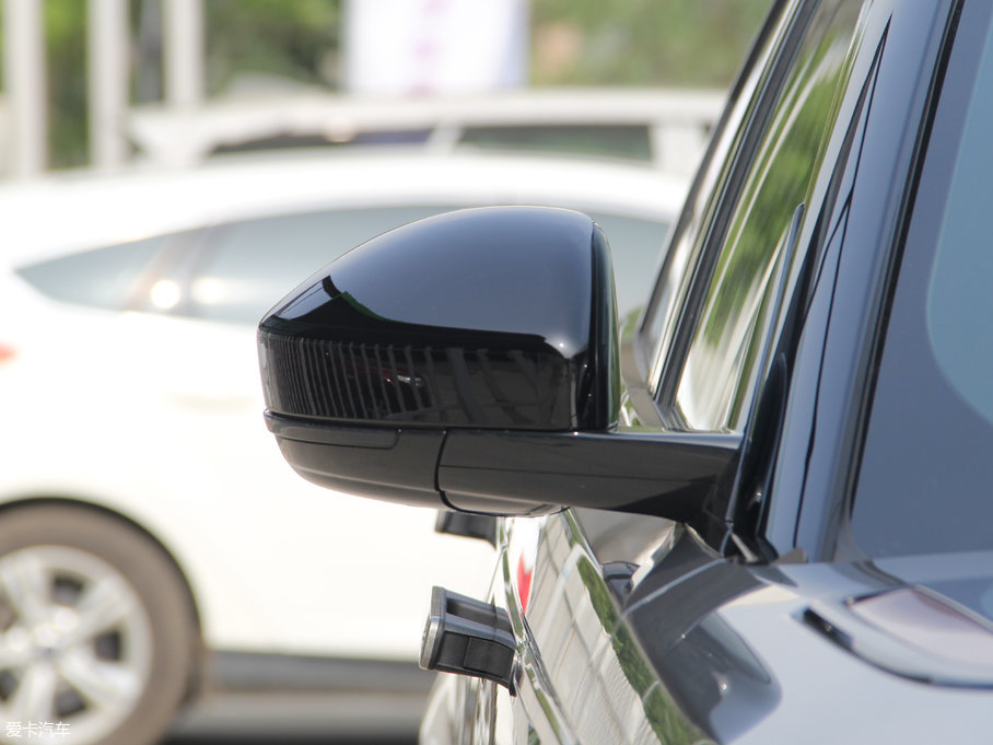 2017} P380 SE R-DYNAMIC